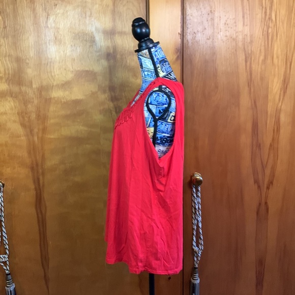 Ladies’ St. John’s Bay Tank Top. 2X.  Red. Good Condition. - Picture 3 of 5
